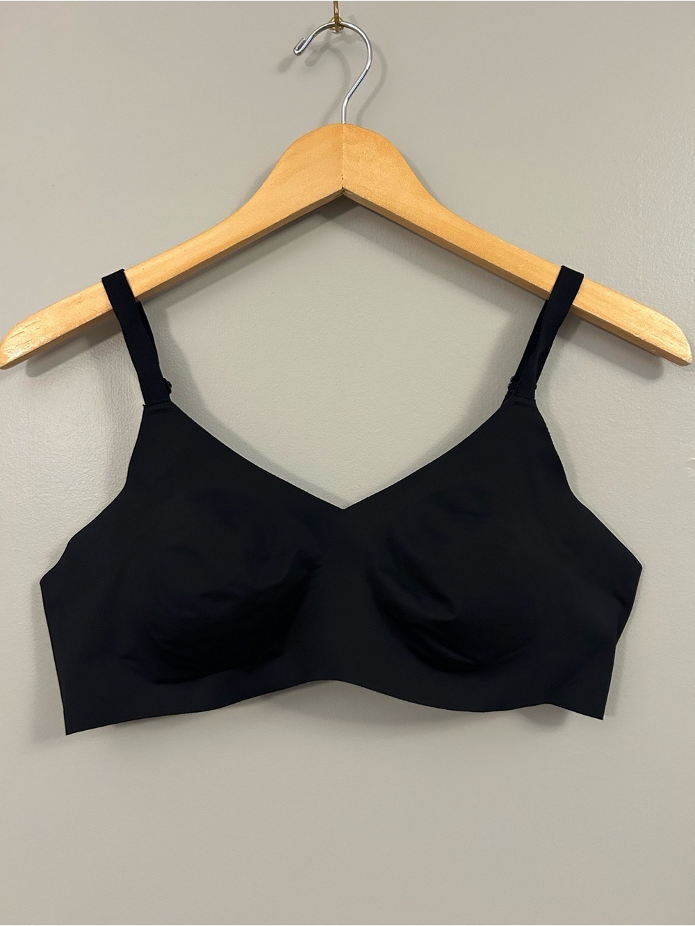 knix Black Wireless Seamless Bra Size 3